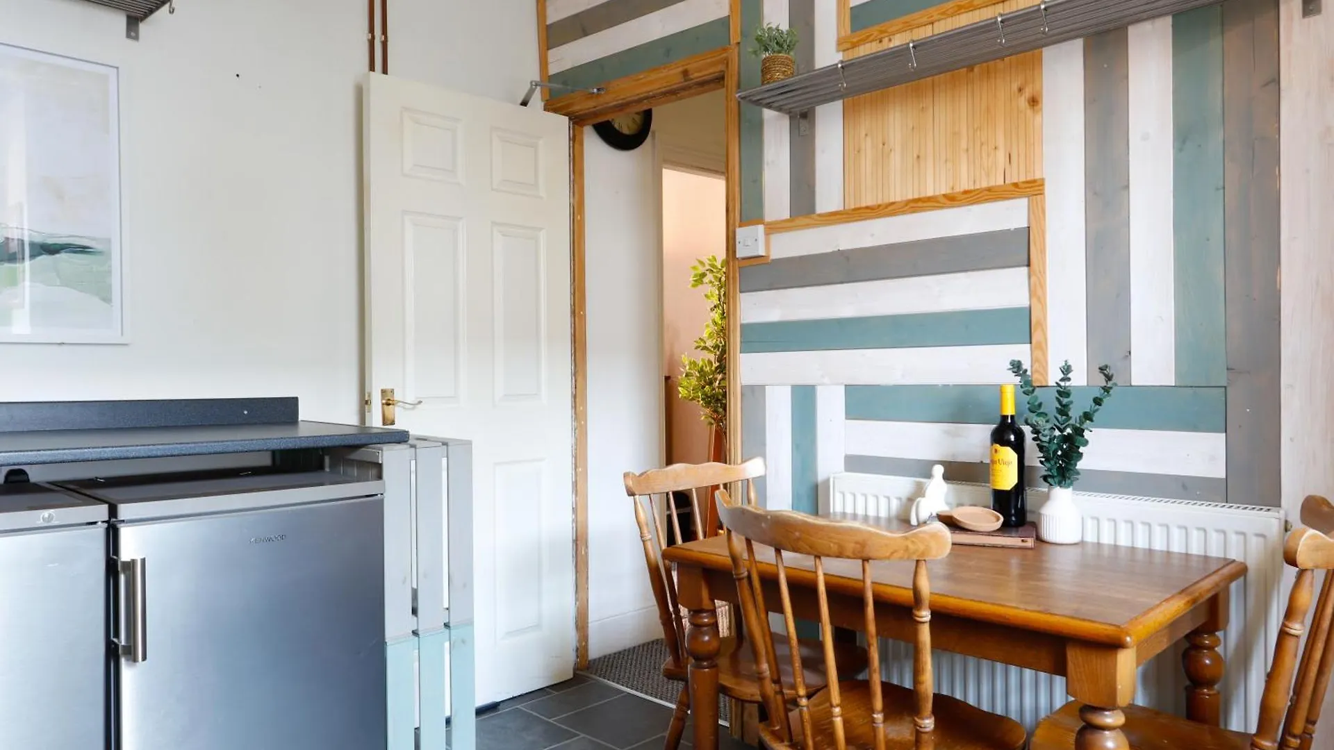 Ashley Suite By Koya Homes Barry